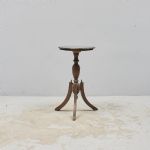 1430 3523 PEDESTAL TABLE